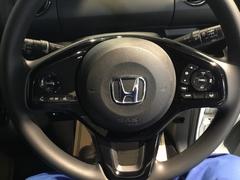 ��ˤʤ��ॹ�ƥ���󥰤Ǥ������ƥ���󥰤α�¦�ˤϥ��롼������ȥ����롢��¦�������ǥ�����⥳�󥹥��å��Ǥ����긵�����Ǥ���Τ������Ǥ��� 3