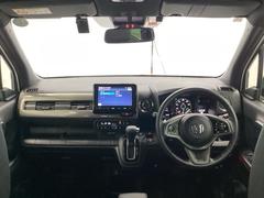 見晴らし良好で、運転にゆとりが広がります。 2