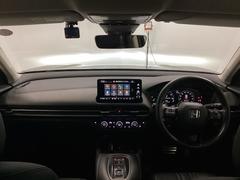 開放感のある運転席まわり！　運転席からの視界は良好です。 2
