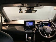 開放感のある運転席まわり！　運転席からの視界は良好です。 2