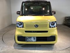 【ＬＥＤヘッドライト】が装備されています。夜間走行時や雨の日に明るく安全に前方を照らすことが出来ます。対向車からも見えやすいので相手に接近を知らせることも出来ます。 4