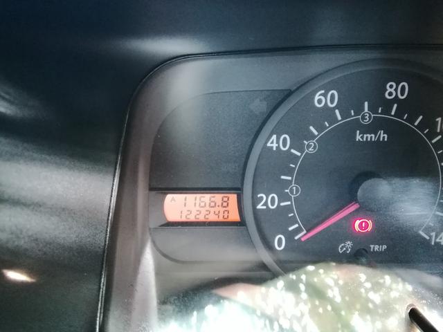 サンバートラック 　４ＷＤ　５速ミッション　パワステ　エアコン　三方開　　走行１２２２００ｋｍ　タイミングベルト交換済み　車検２年付き　内外装クリーニング済み（28枚目）