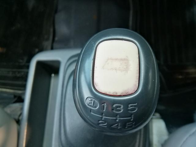 サンバートラック 　４ＷＤ　５速ミッション　パワステ　エアコン　三方開　　走行１２２２００ｋｍ　タイミングベルト交換済み　車検２年付き　内外装クリーニング済み（34枚目）