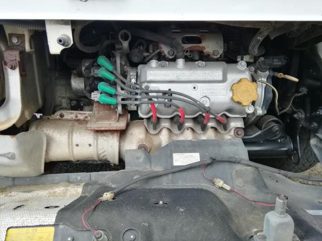 サンバートラック 　４ＷＤ　５速ミッション　パワステ　エアコン　三方開　　走行１２２２００ｋｍ　タイミングベルト交換済み　車検２年付き　内外装クリーニング済み（46枚目）