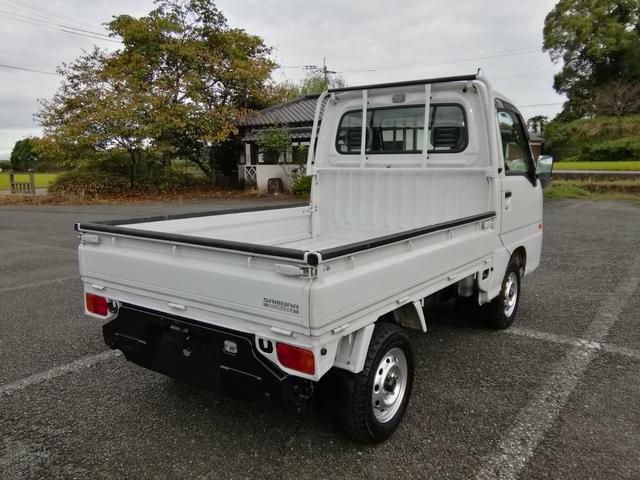 サンバートラック ＴＣ　４ＷＤ　５速ミッション　パワステ　エアコン　三方開　　走行６６６５０ｋｍ　車検８年３月　内外装クリーニング済み（5枚目）