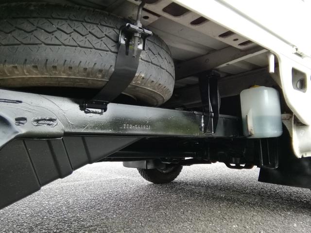 サンバートラック ＴＣ　４ＷＤ　５速ミッション　パワステ　エアコン　三方開　　走行６６６５０ｋｍ　車検８年３月　内外装クリーニング済み（14枚目）
