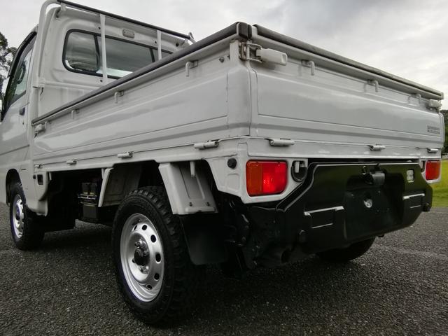 サンバートラック ＴＣ　４ＷＤ　５速ミッション　パワステ　エアコン　三方開　　走行６６６５０ｋｍ　車検８年３月　内外装クリーニング済み（18枚目）