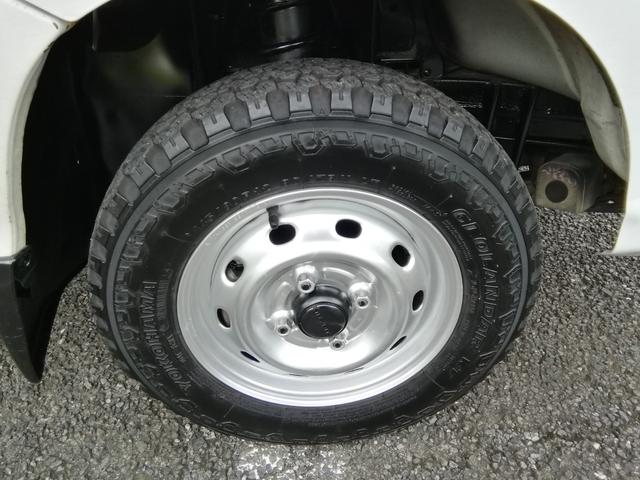 サンバートラック ＴＣ　４ＷＤ　５速ミッション　パワステ　エアコン　三方開　　走行６６６５０ｋｍ　車検８年３月　内外装クリーニング済み（19枚目）