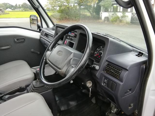 サンバートラック ＴＣ　４ＷＤ　５速ミッション　パワステ　エアコン　三方開　　走行６６６５０ｋｍ　車検８年３月　内外装クリーニング済み（26枚目）