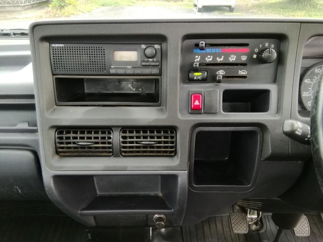 サンバートラック ＴＣ　４ＷＤ　５速ミッション　パワステ　エアコン　三方開　　走行６６６５０ｋｍ　車検８年３月　内外装クリーニング済み（30枚目）