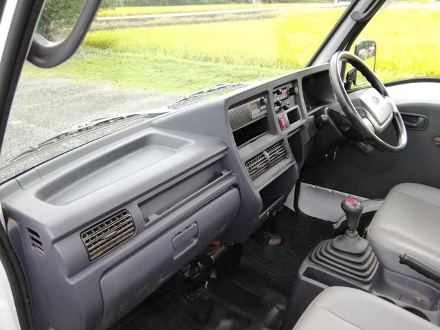 サンバートラック ＴＣ　４ＷＤ　５速ミッション　パワステ　エアコン　三方開　　走行６６６５０ｋｍ　車検８年３月　内外装クリーニング済み（39枚目）