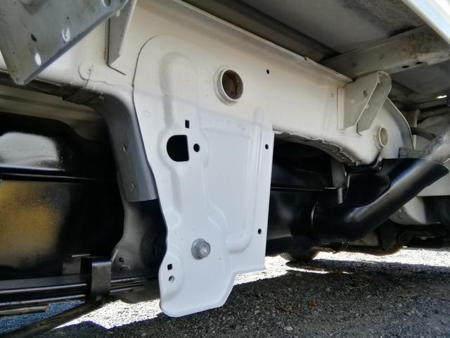 キャリイトラック ＫＣエアコン・パワステ　４ＷＤ　５速ミッション　パワステ　エアコン　三方開　　走行１４１６８０ｋｍ　タイミングチェーン　内外装クリーニング済み（14枚目）