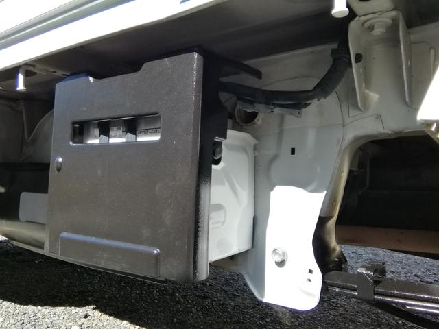 キャリイトラック ＫＣエアコン・パワステ　４ＷＤ　５速ミッション　パワステ　エアコン　三方開　　走行１４１６８０ｋｍ　タイミングチェーン　内外装クリーニング済み（18枚目）