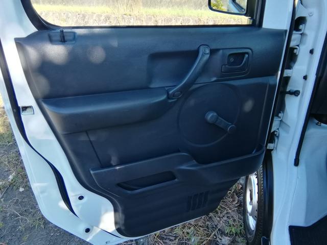 キャリイトラック ＫＣエアコン・パワステ　４ＷＤ　５速ミッション　パワステ　エアコン　三方開　　走行１４１６８０ｋｍ　タイミングチェーン　内外装クリーニング済み（41枚目）