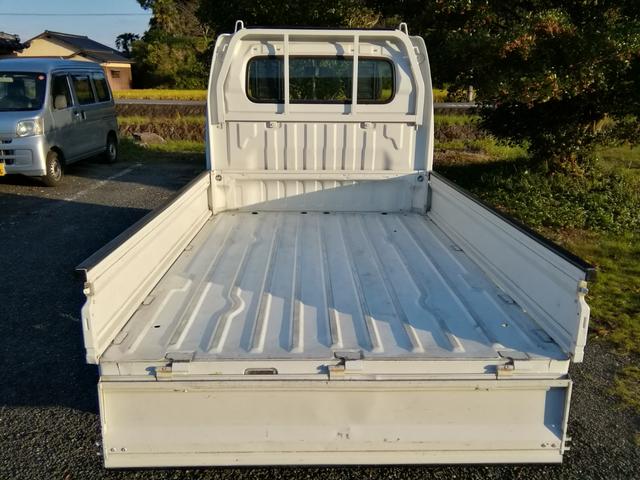 キャリイトラック ＫＣエアコン・パワステ　４ＷＤ　５速ミッション　パワステ　エアコン　三方開　　走行１２２３７０ｋｍ　タイミングチェーン　内外装クリーニング済み（7枚目）