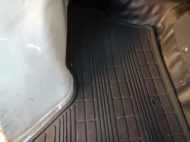 キャリイトラック ＫＣエアコン・パワステ　４ＷＤ　５速ミッション　パワステ　エアコン　三方開　　走行１２２３７０ｋｍ　タイミングチェーン　内外装クリーニング済み（39枚目）