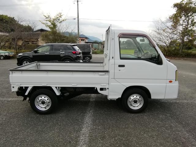 サンバートラック ＴＢ　４ＷＤ　５速ミッション　パワステ　エアコン　三方開　　走行７８３００ｋｍｋｍ　内外装クリーニング済み　車検８年５月（4枚目）