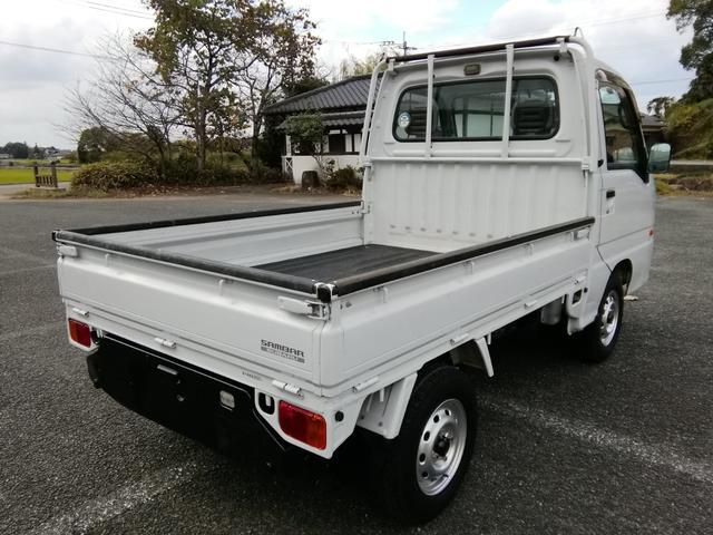 サンバートラック ＴＢ　４ＷＤ　５速ミッション　パワステ　エアコン　三方開　　走行７８３００ｋｍｋｍ　内外装クリーニング済み　車検８年５月（5枚目）