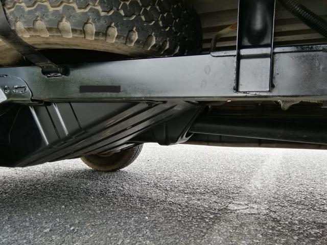 サンバートラック ＴＢ　４ＷＤ　５速ミッション　パワステ　エアコン　三方開　　走行７８３００ｋｍｋｍ　内外装クリーニング済み　車検８年５月（14枚目）