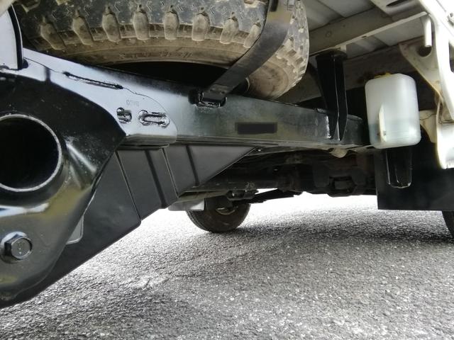 サンバートラック ＴＢ　４ＷＤ　５速ミッション　パワステ　エアコン　三方開　　走行７８３００ｋｍｋｍ　内外装クリーニング済み　車検８年５月（15枚目）