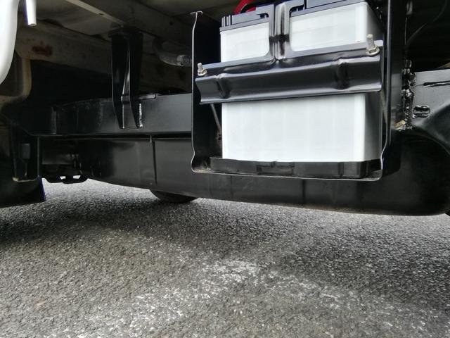 サンバートラック ＴＢ　４ＷＤ　５速ミッション　パワステ　エアコン　三方開　　走行７８３００ｋｍｋｍ　内外装クリーニング済み　車検８年５月（18枚目）