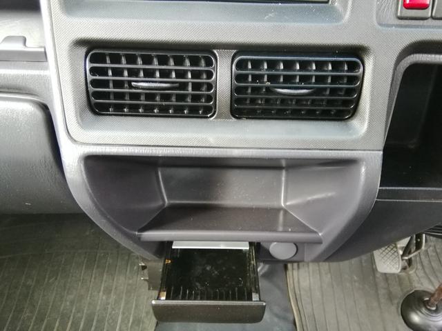 サンバートラック ＴＢ　４ＷＤ　５速ミッション　パワステ　エアコン　三方開　　走行７８３００ｋｍｋｍ　内外装クリーニング済み　車検８年５月（30枚目）