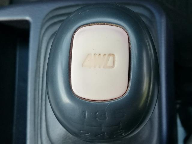 サンバートラック ＴＢ　４ＷＤ　５速ミッション　パワステ　エアコン　三方開　　走行７８３００ｋｍｋｍ　内外装クリーニング済み　車検８年５月（33枚目）