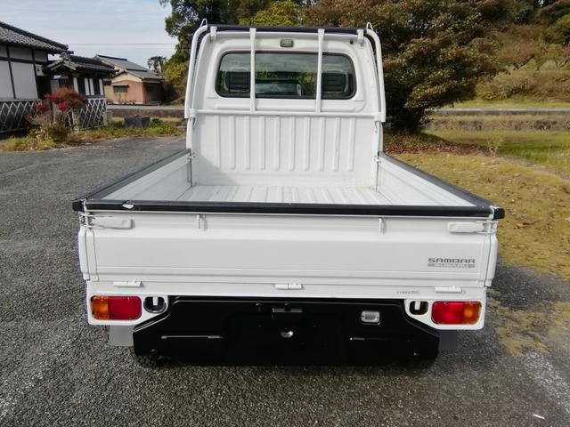サンバートラック 　４ＷＤ　５速ミッション　パワステ　エアコン　三方開　　走行１１９３００ｋｍ　タイミグベルト交換済み　内外装クリーニング済み　車検２年付き（6枚目）