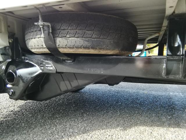 サンバートラック 　４ＷＤ　５速ミッション　パワステ　エアコン　三方開　　走行１１９３００ｋｍ　タイミグベルト交換済み　内外装クリーニング済み　車検２年付き（15枚目）