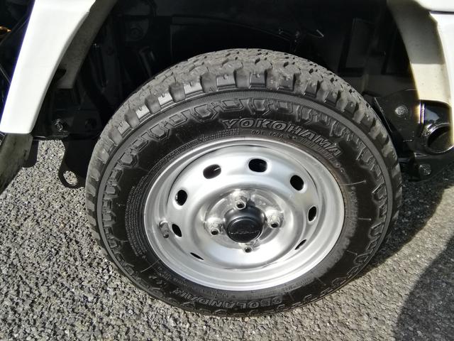 サンバートラック 　４ＷＤ　５速ミッション　パワステ　エアコン　三方開　　走行１１９３００ｋｍ　タイミグベルト交換済み　内外装クリーニング済み　車検２年付き（20枚目）