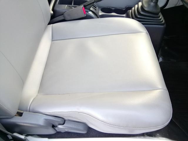 サンバートラック 　４ＷＤ　５速ミッション　パワステ　エアコン　三方開　　走行１１９３００ｋｍ　タイミグベルト交換済み　内外装クリーニング済み　車検２年付き（24枚目）