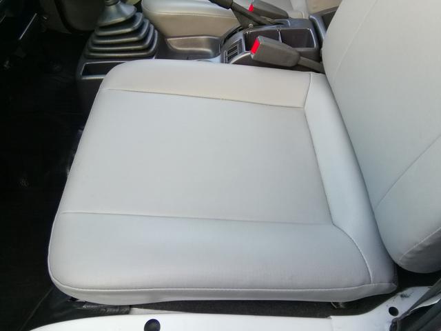 サンバートラック 　４ＷＤ　５速ミッション　パワステ　エアコン　三方開　　走行１１９３００ｋｍ　タイミグベルト交換済み　内外装クリーニング済み　車検２年付き（38枚目）