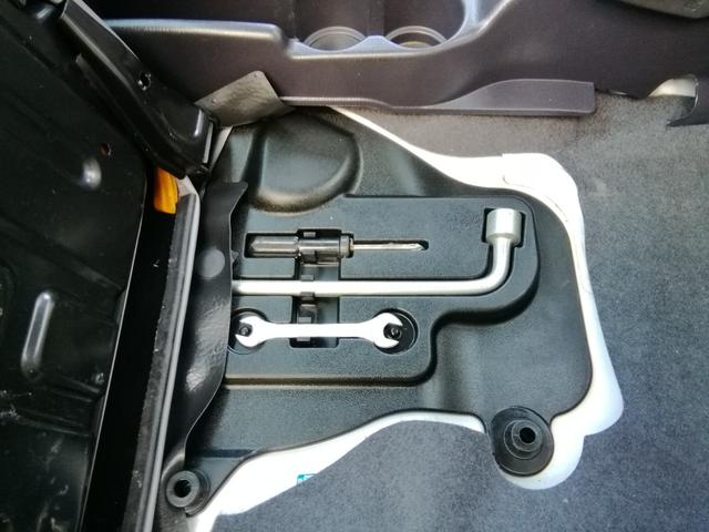 サンバートラック 　４ＷＤ　５速ミッション　パワステ　エアコン　三方開　　走行１１９３００ｋｍ　タイミグベルト交換済み　内外装クリーニング済み　車検２年付き（46枚目）