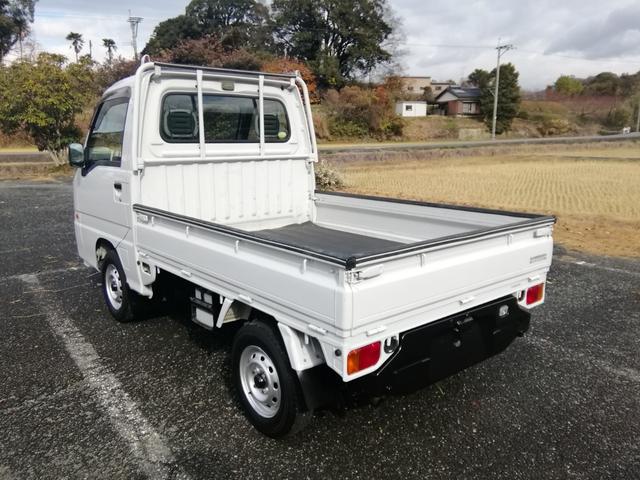 サンバートラック TB 5速ミッション パワステ エアコン 三方開 走行118000km タイミグベルト交換済み 内外装クリーニング済み 車検2年付き(10枚目)