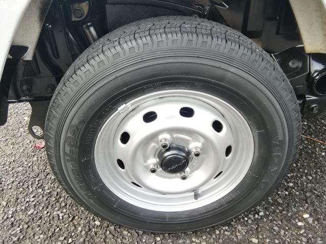 サンバートラック TB 5速ミッション パワステ エアコン 三方開 走行118000km タイミグベルト交換済み 内外装クリーニング済み 車検2年付き(17枚目)