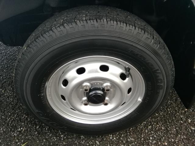 サンバートラック TB 5速ミッション パワステ エアコン 三方開 走行118000km タイミグベルト交換済み 内外装クリーニング済み 車検2年付き(18枚目)