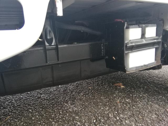 サンバートラック TB 5速ミッション パワステ エアコン 三方開 走行118000km タイミグベルト交換済み 内外装クリーニング済み 車検2年付き(23枚目)
