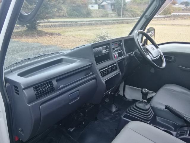 サンバートラック TB 5速ミッション パワステ エアコン 三方開 走行118000km タイミグベルト交換済み 内外装クリーニング済み 車検2年付き(40枚目)