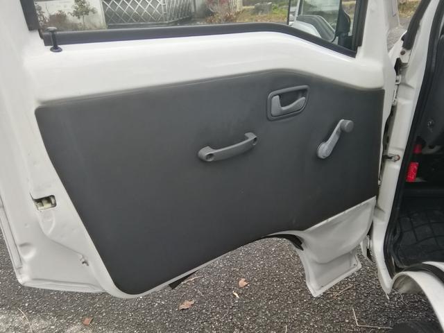 サンバートラック TB 5速ミッション パワステ エアコン 三方開 走行118000km タイミグベルト交換済み 内外装クリーニング済み 車検2年付き(44枚目)