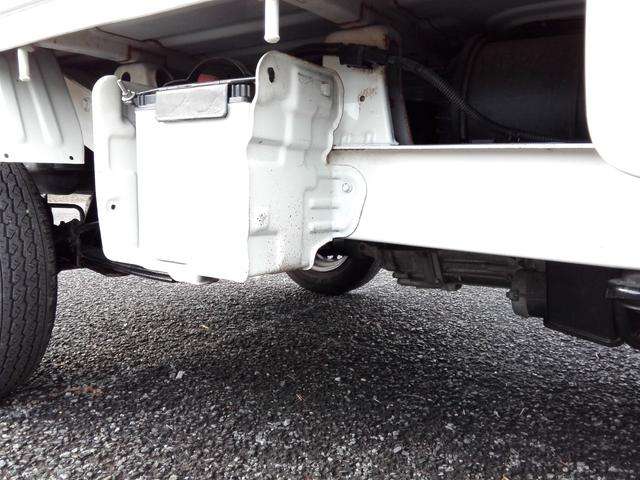 ハイゼットトラック エアコン・パワステ スペシャル 4WD 5速ミッション パワステ エアコン 三方開 走行67900km タイミングチェーン 内外装クリーニング済み 車検2年渡し(13枚目)