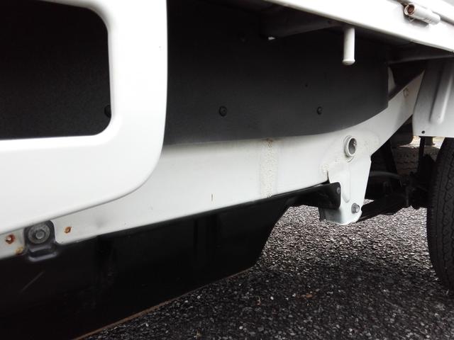 ハイゼットトラック エアコン・パワステ スペシャル 4WD 5速ミッション パワステ エアコン 三方開 走行67900km タイミングチェーン 内外装クリーニング済み 車検2年渡し(17枚目)