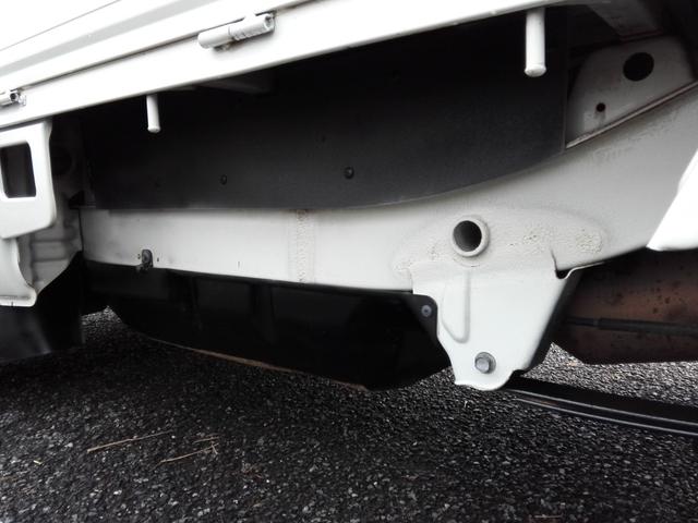 ハイゼットトラック エアコン・パワステ スペシャル 4WD 5速ミッション パワステ エアコン 三方開 走行67900km タイミングチェーン 内外装クリーニング済み 車検2年渡し(18枚目)