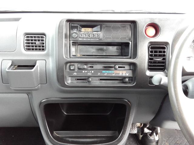 ハイゼットトラック エアコン・パワステ スペシャル 4WD 5速ミッション パワステ エアコン 三方開 走行67900km タイミングチェーン 内外装クリーニング済み 車検2年渡し(28枚目)