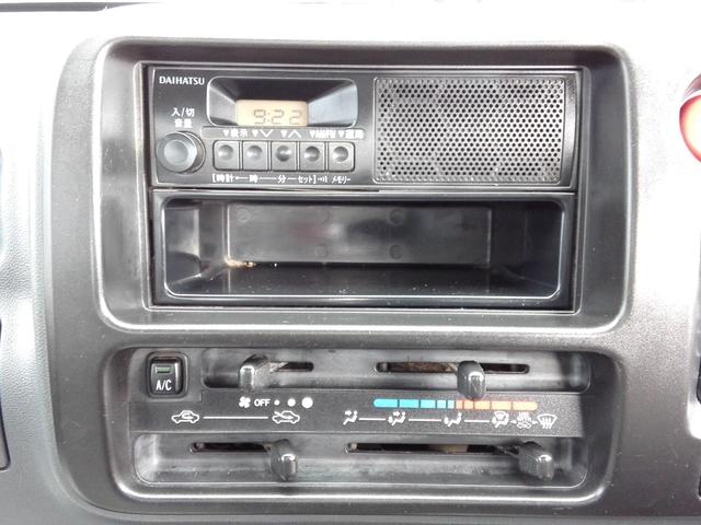 ハイゼットトラック エアコン・パワステ スペシャル 4WD 5速ミッション パワステ エアコン 三方開 走行67900km タイミングチェーン 内外装クリーニング済み 車検2年渡し(29枚目)