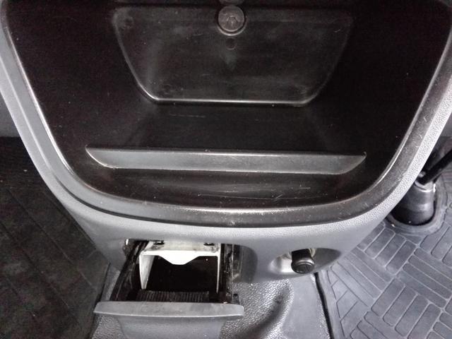 ハイゼットトラック エアコン・パワステ スペシャル 4WD 5速ミッション パワステ エアコン 三方開 走行67900km タイミングチェーン 内外装クリーニング済み 車検2年渡し(30枚目)