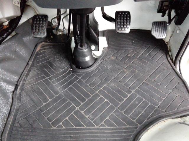 ハイゼットトラック エアコン・パワステ スペシャル 4WD 5速ミッション パワステ エアコン 三方開 走行67900km タイミングチェーン 内外装クリーニング済み 車検2年渡し(35枚目)