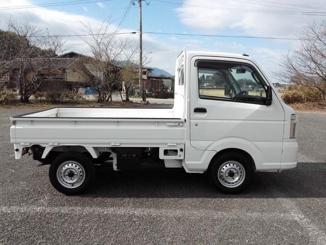 キャリイトラック ＫＣエアコン・パワステ農繁仕様　４ＷＤ　５速ミッション　エアコン　パワステ　三方開　走行１０３０００ｍ　タイミングチェーン　車検９年１２月　内外装クリーニング済（4枚目）