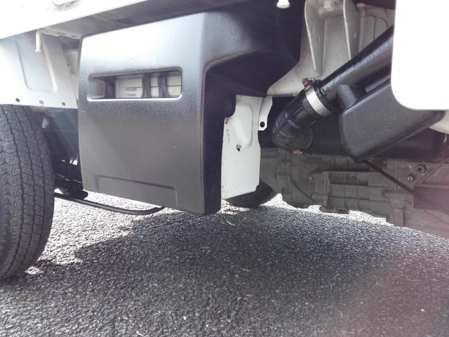 キャリイトラック ＫＣエアコン・パワステ農繁仕様　４ＷＤ　５速ミッション　エアコン　パワステ　三方開　走行１０３０００ｍ　タイミングチェーン　車検９年１２月　内外装クリーニング済（13枚目）