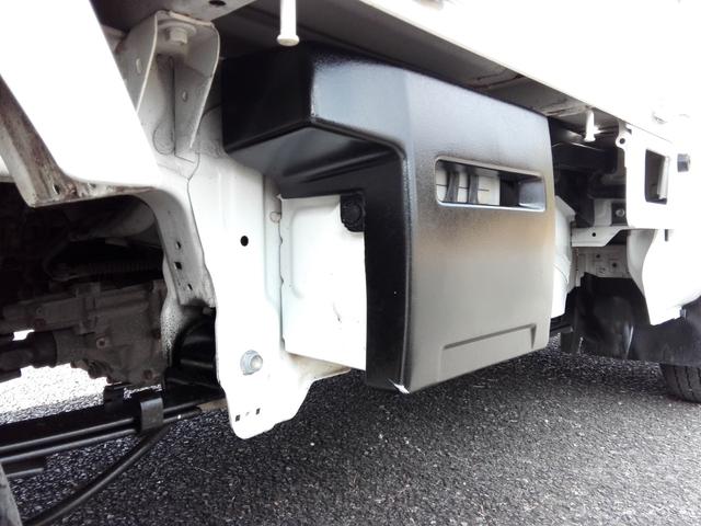 キャリイトラック ＫＣエアコン・パワステ農繁仕様　４ＷＤ　５速ミッション　エアコン　パワステ　三方開　走行１０３０００ｍ　タイミングチェーン　車検９年１２月　内外装クリーニング済（14枚目）