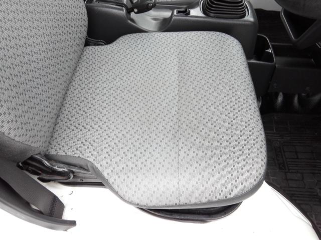 キャリイトラック ＫＣエアコン・パワステ農繁仕様　４ＷＤ　５速ミッション　エアコン　パワステ　三方開　走行１０３０００ｍ　タイミングチェーン　車検９年１２月　内外装クリーニング済（29枚目）